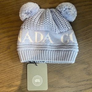 NWT Canada goose baby hat. Light / power blue, with cream lining